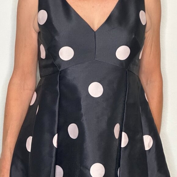 Chic and beautiful  Kate Spade A line Polka dots Dress - Picture 2 of 4